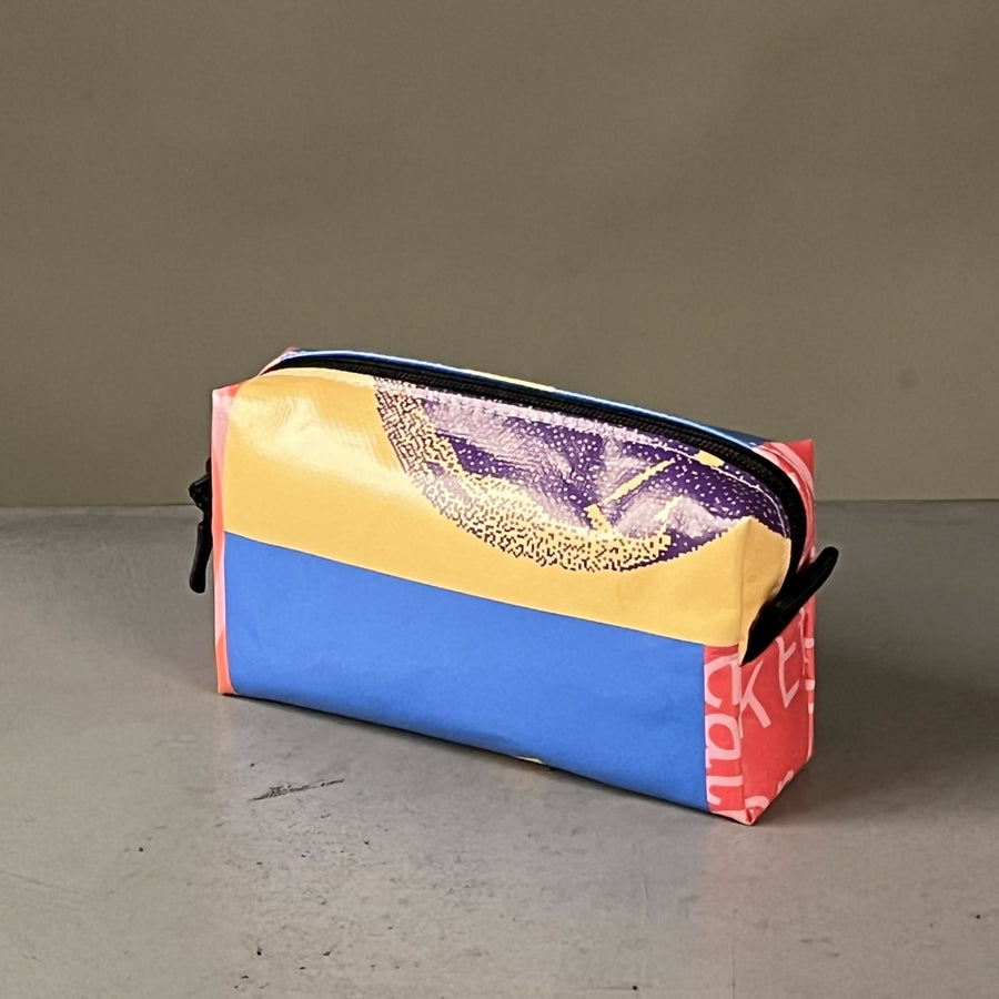 Etui | Gemaakt van een oude festivalbanner — beeld 2