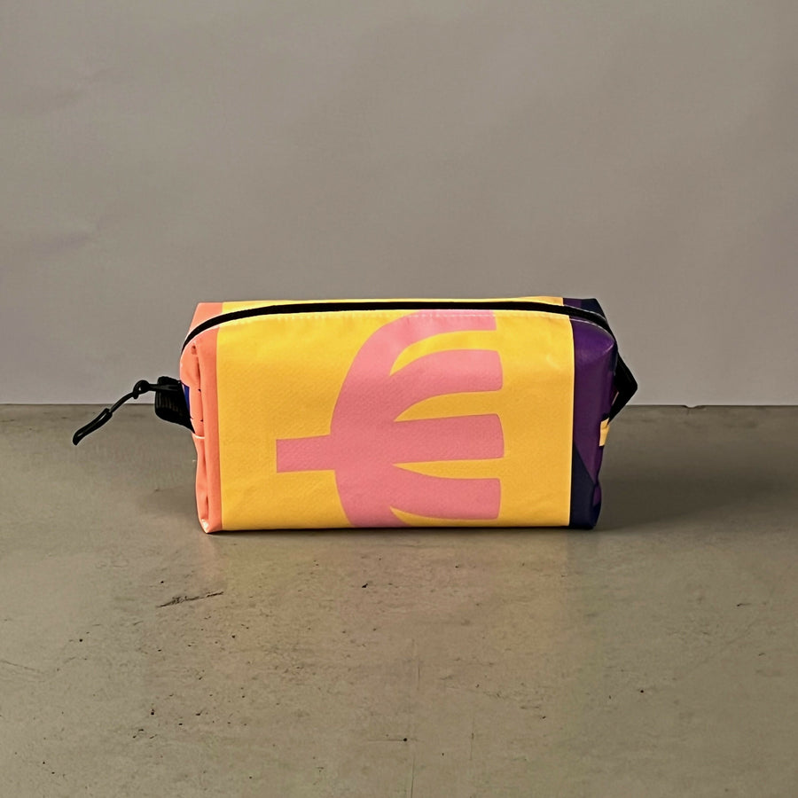 Etui | Gemaakt van een oude festivalbanner — beeld 2
