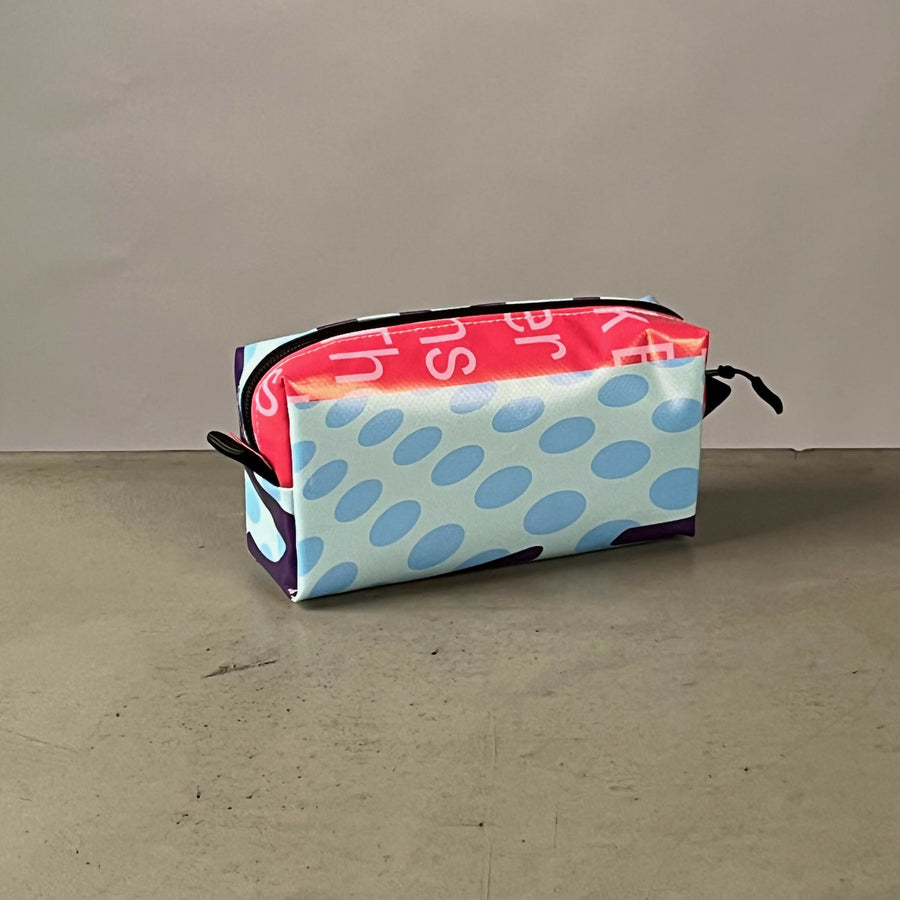 Etui | Gemaakt van een oude festivalbanner — beeld 2