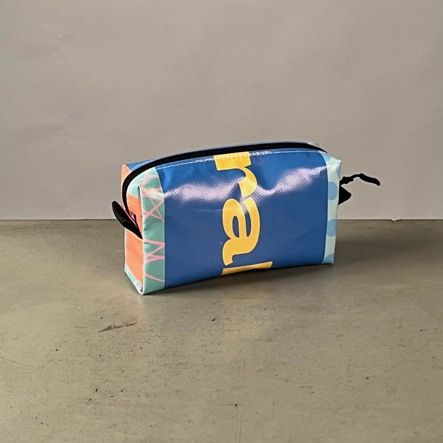 Etui | Gemaakt van een oude festivalbanner — beeld 2