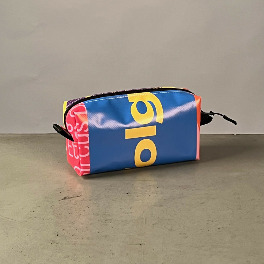 Etui | Gemaakt van een oude festivalbanner — beeld 2