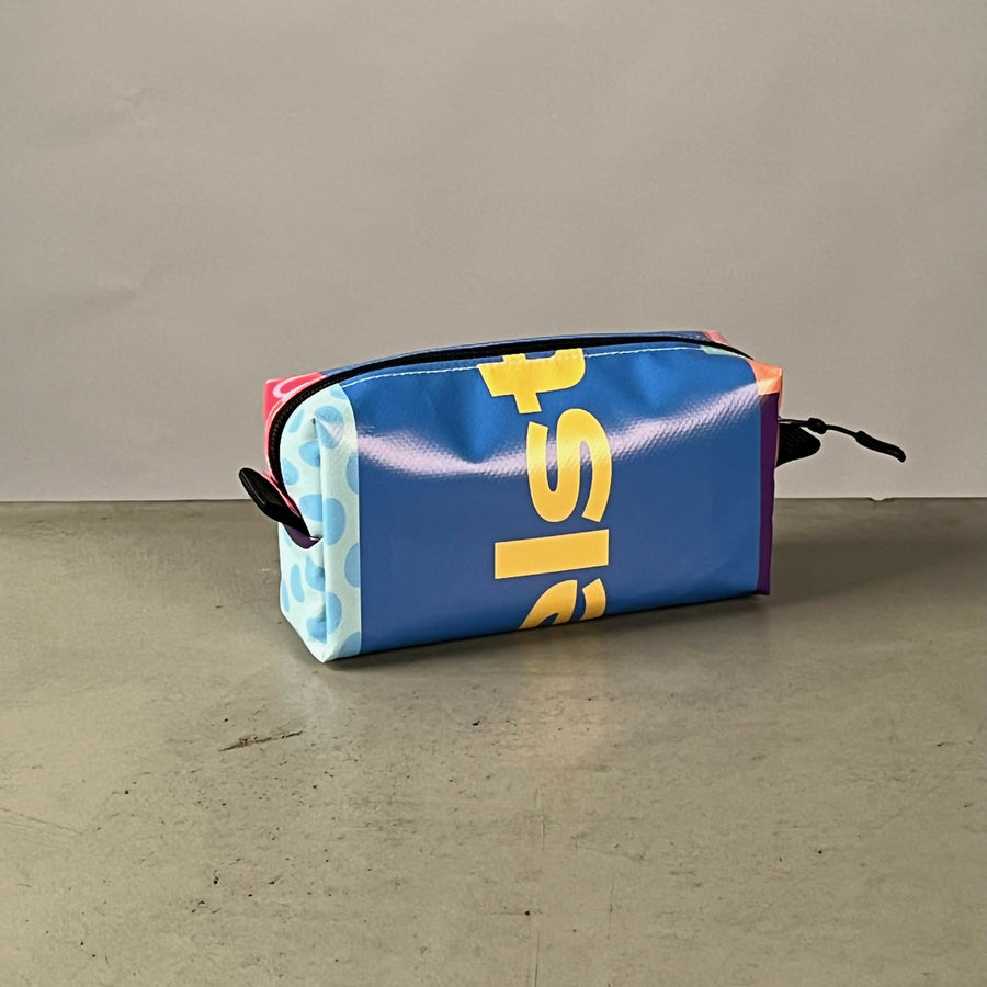 Etui | Gemaakt van een oude festivalbanner — beeld 2